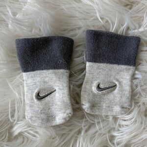 Nike Two-Tone Baby Socks in Gray and Cream